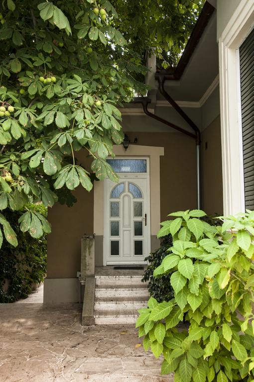 Hotel Bow Garden Komárno Exterior foto